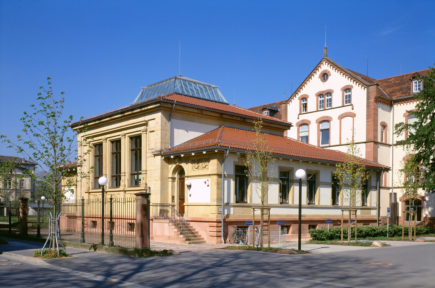 Außenansicht Museum Sammlung Prinzhorn